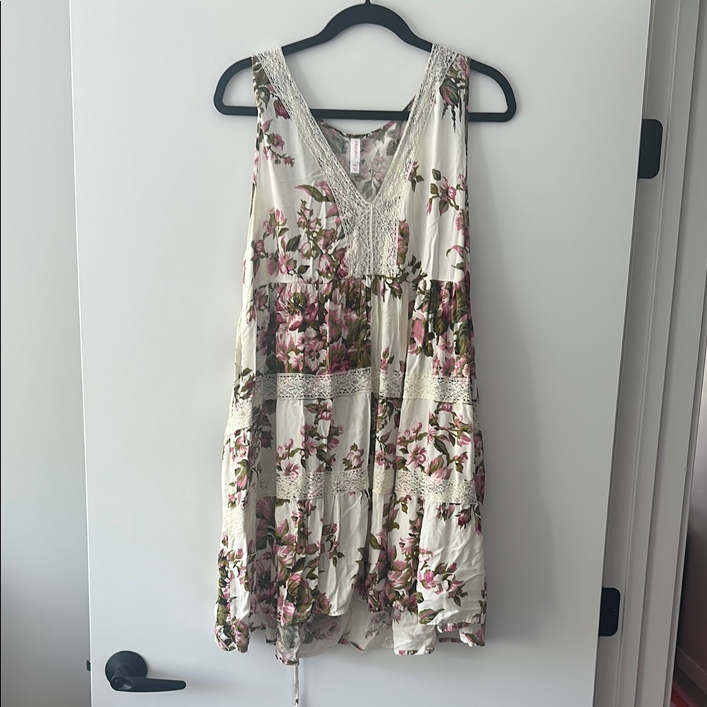 Xhilaration Pink Floral Lace Top